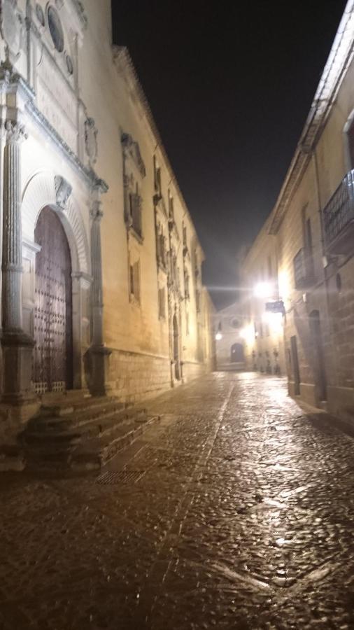 La Casa Del Pintor - Estudio De Arte En Baeza Luaran gambar