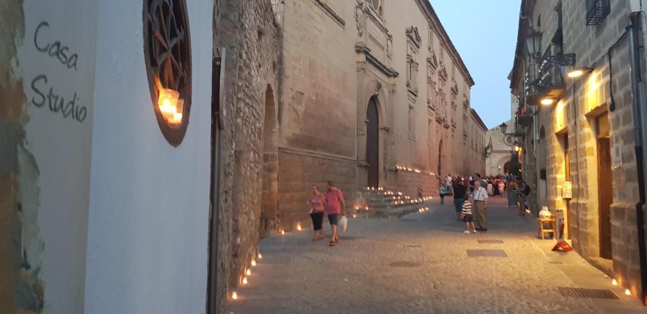 La Casa Del Pintor - Estudio De Arte En Baeza Luaran gambar